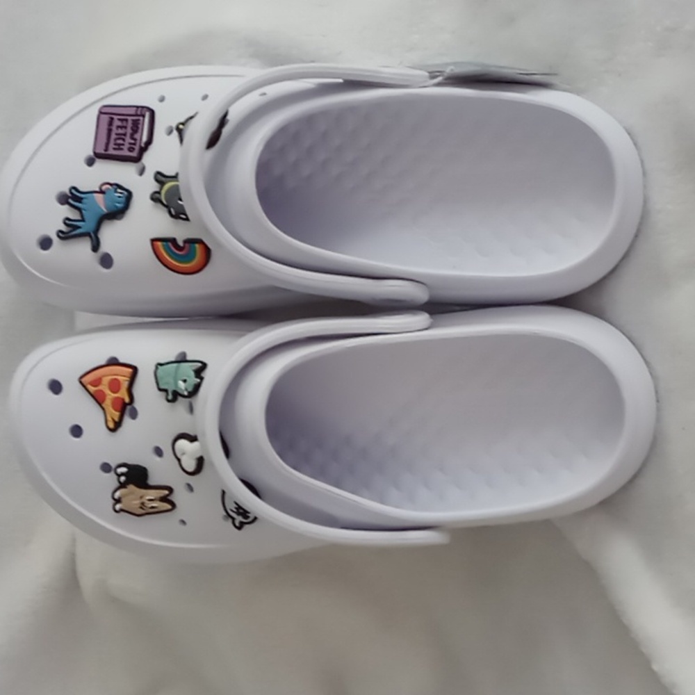 FOAMIES FOR SKECHERS PUP CELEBRATION SLIP ON SHOES CLOGS IN WHITE US10